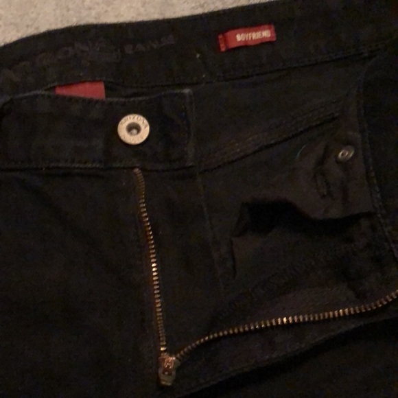 Arizona Jeans Sz 11/Black distressed Boyfriend/5 pockets/belt loops/straight leg - Picture 7 of 16